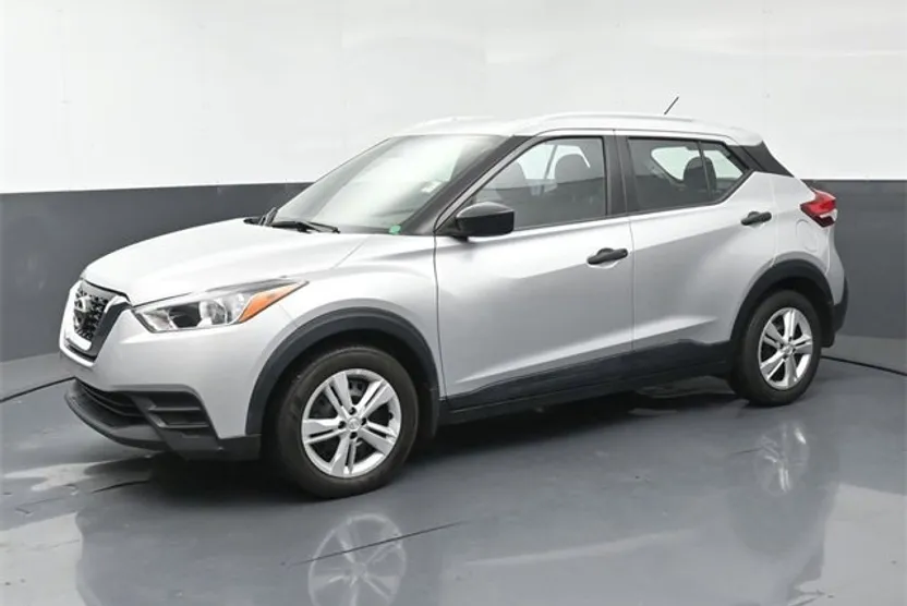 2019 Nissan Kicks S photo 1