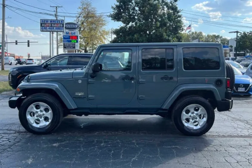 2015 Jeep Wrangler Unlimited Sahara photo 1