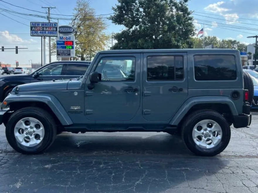 2015 Jeep Wrangler Unlimited Sahara photo 1