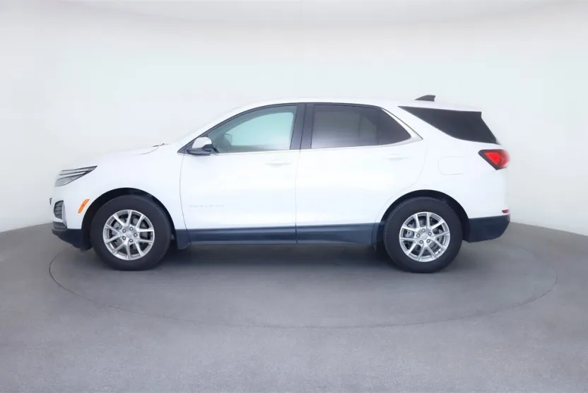 2024 Chevrolet Equinox LT photo 1