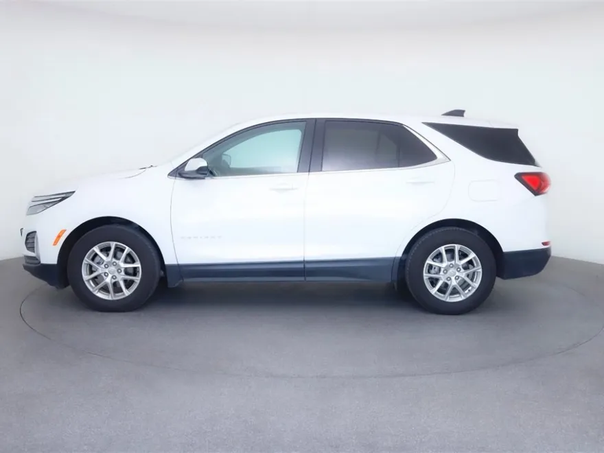 2024 Chevrolet Equinox LT photo 1