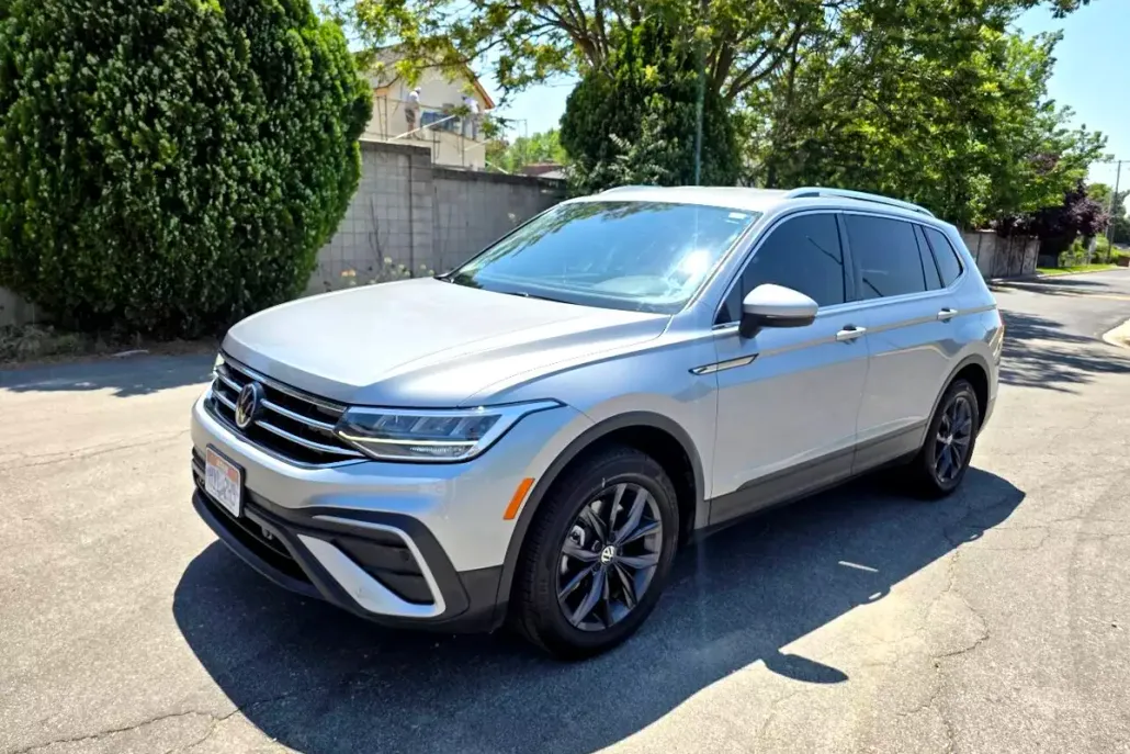 2022 Volkswagen Tiguan SE photo 1