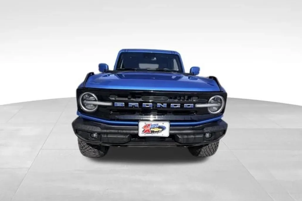 2023 Ford Bronco Outer Banks photo 1