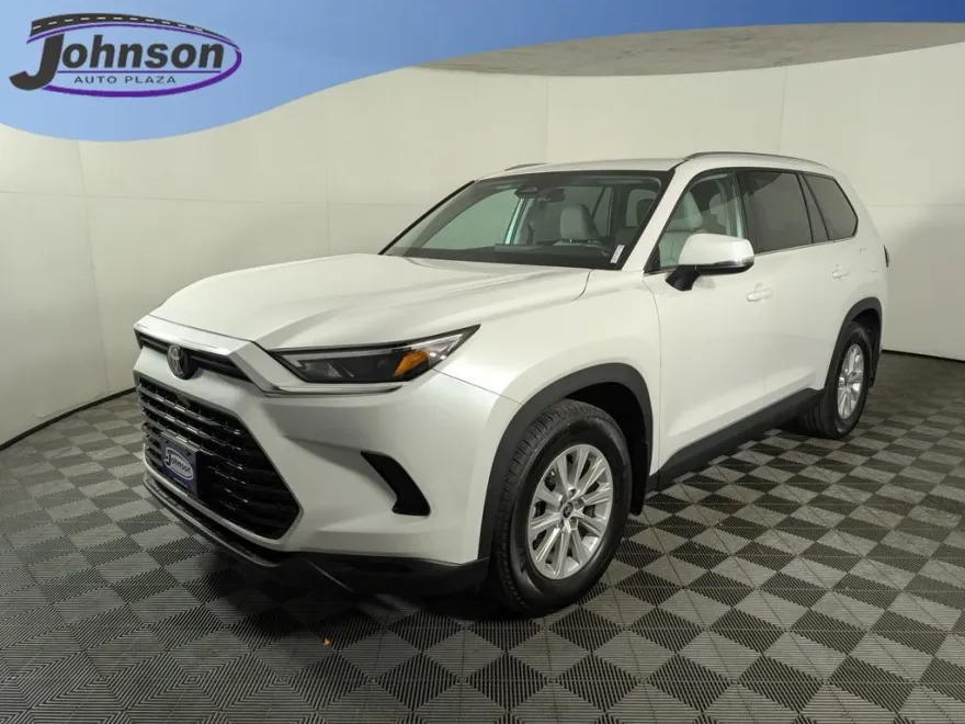 2024 Toyota Grand Highlander XLE photo 1