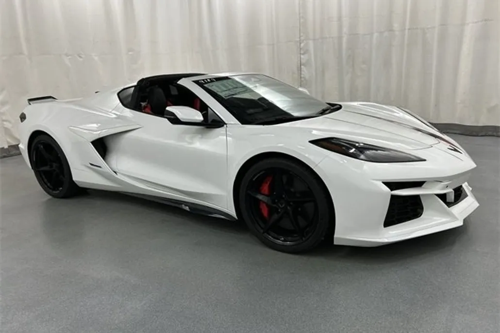2025 Chevrolet Corvette E-Ray 2LZ photo 1