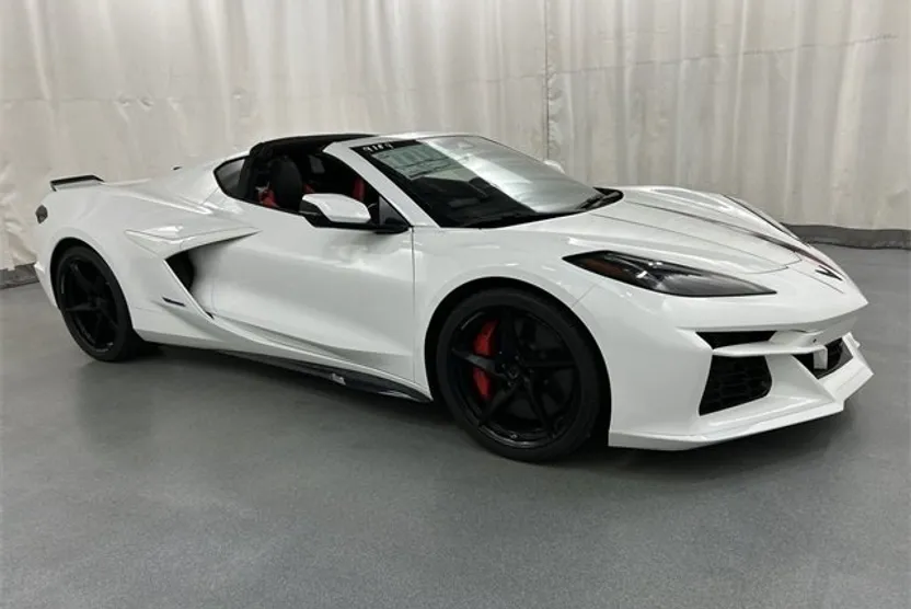 2025 Chevrolet Corvette E-Ray 2LZ photo 1