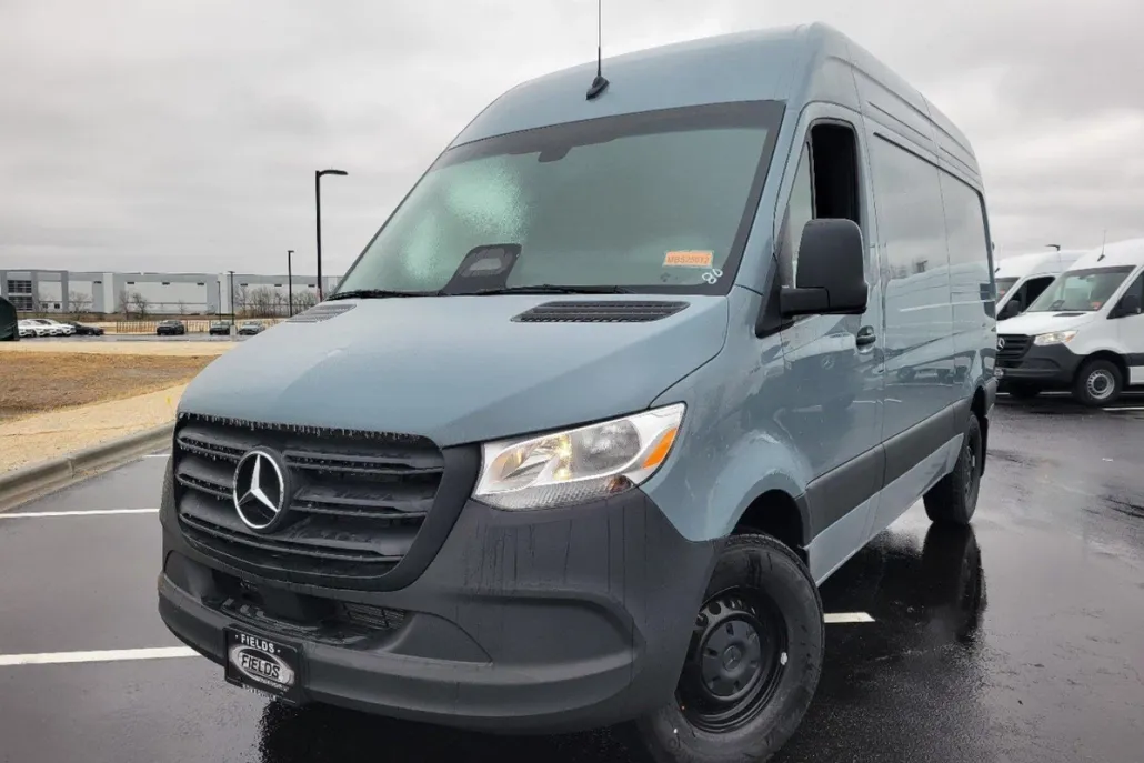 2025 Mercedes Benz Sprinter 2500 photo 1