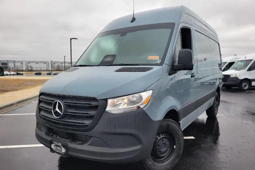 2025 Mercedes Benz Sprinter 2500 photo 1