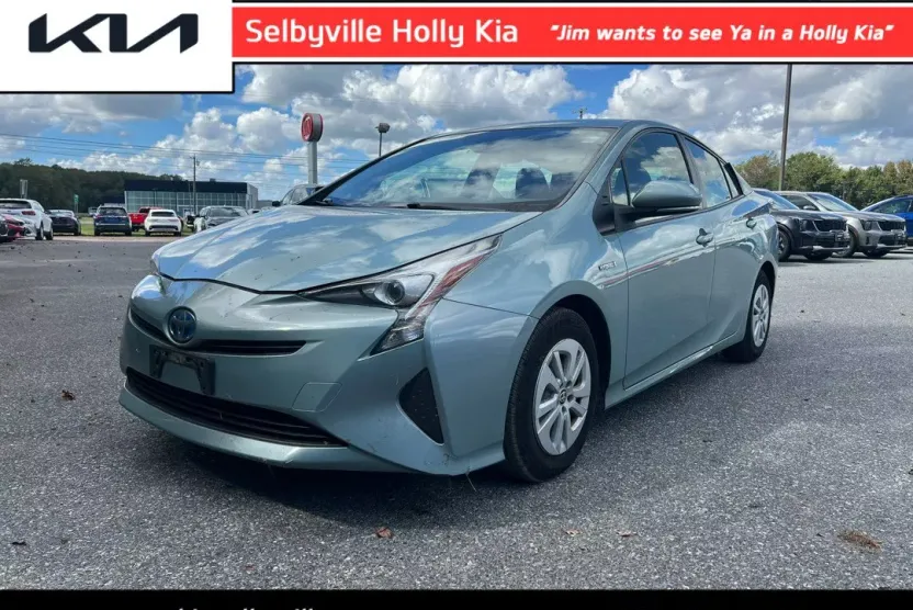2017 Toyota Prius Four photo 1