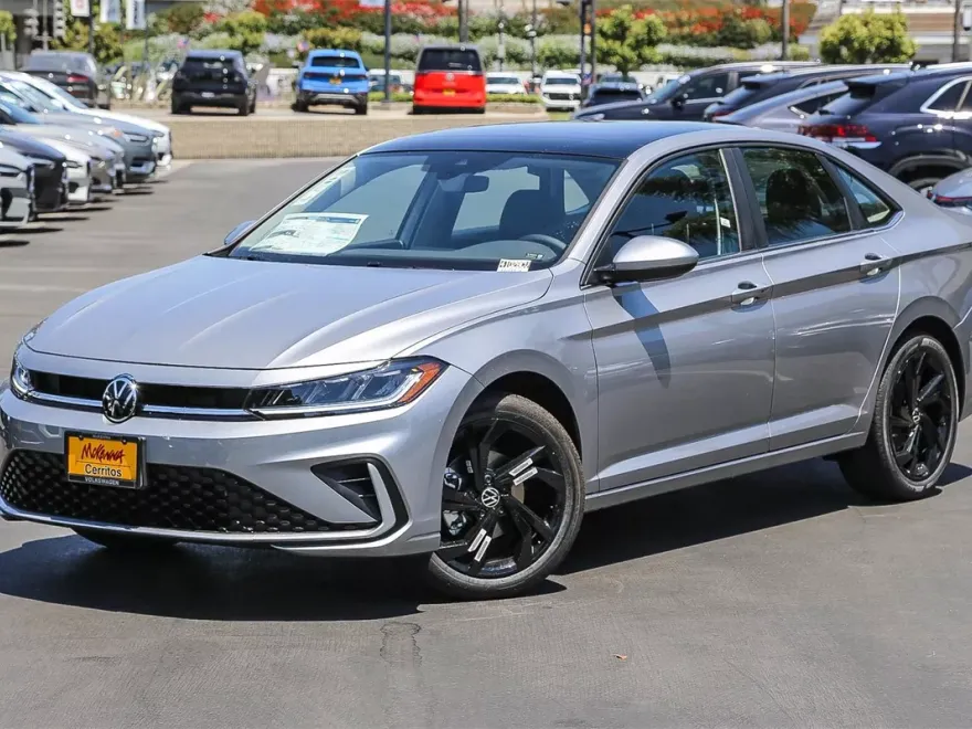 2025 Volkswagen Jetta SE photo 1