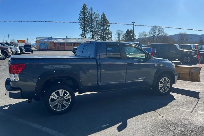 2010 Toyota Tundra Double Cab photo 1