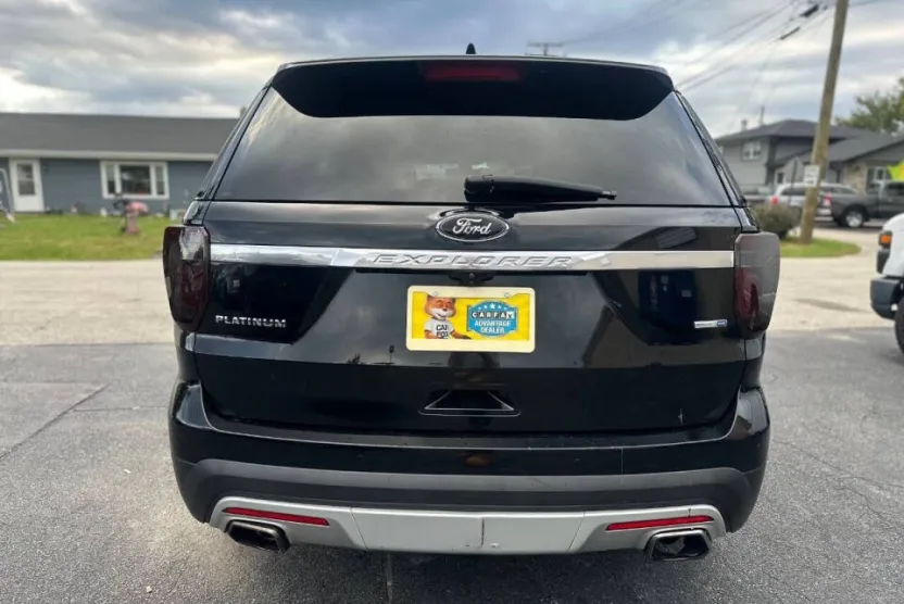 2016 Ford Explorer Platinum photo 1