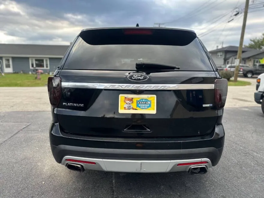 2016 Ford Explorer Platinum photo 1