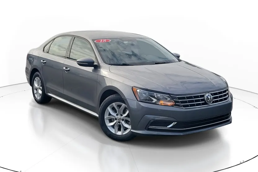 2018 Volkswagen Passat 2.0T S photo 1