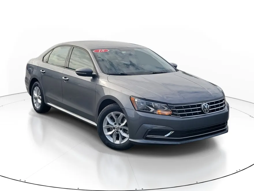 2018 Volkswagen Passat 2.0T S photo 1