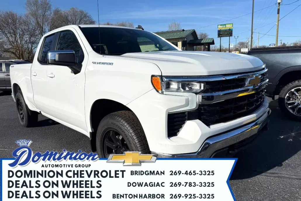 2022 Chevrolet Silverado 1500 LT photo 1