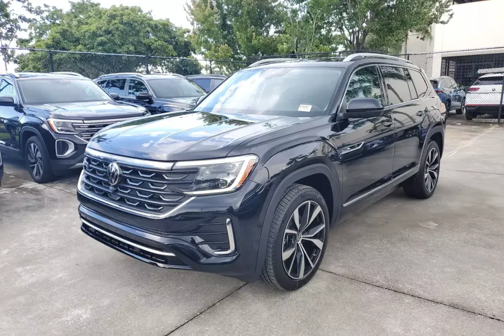 2026 Volkswagen Atlas SEL Premium R-Line photo 1