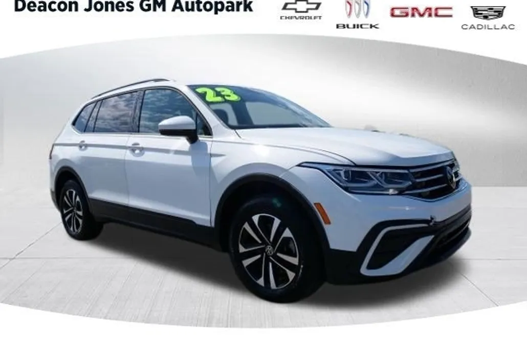 2023 Volkswagen Tiguan S photo 1