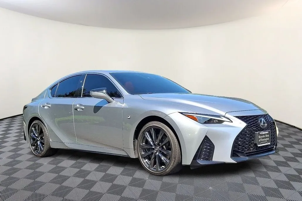 2022 Lexus IS 350 F SPORT photo 1