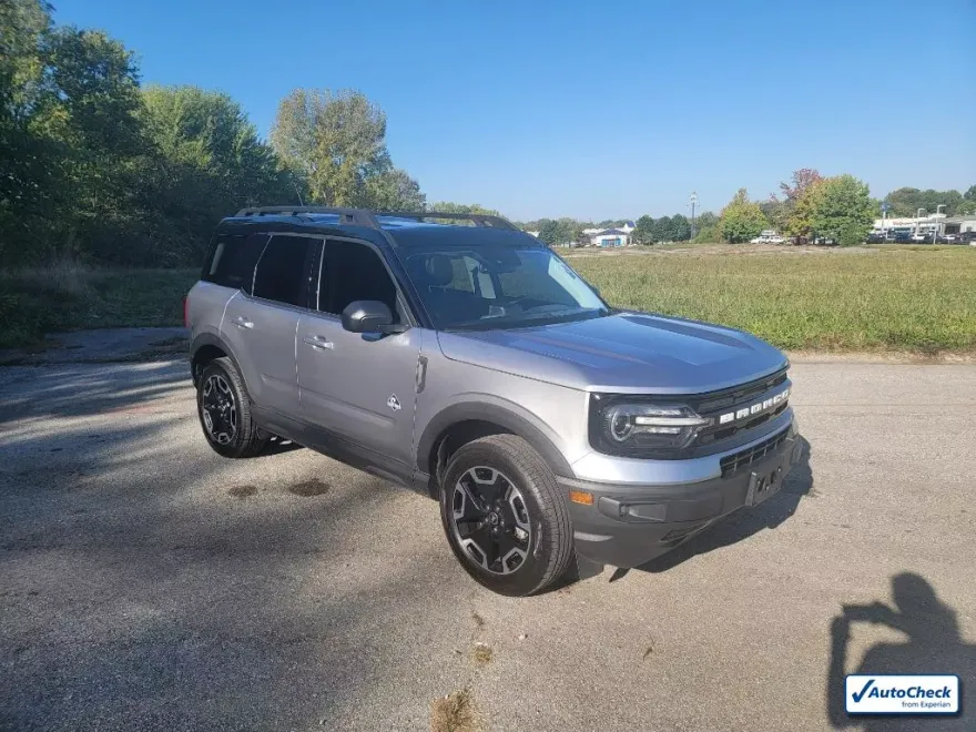 2023 Ford Bronco Outer Banks photo 1
