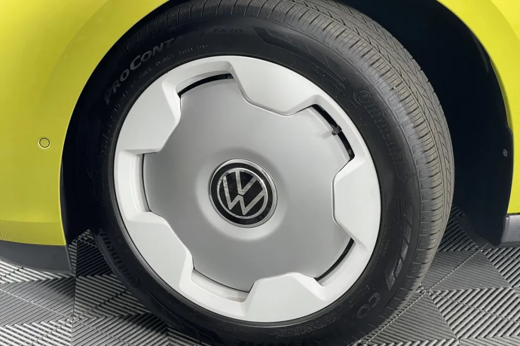 2025 Volkswagen ID. Buzz photo 1