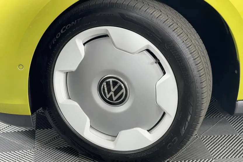 2025 Volkswagen ID. Buzz photo 1
