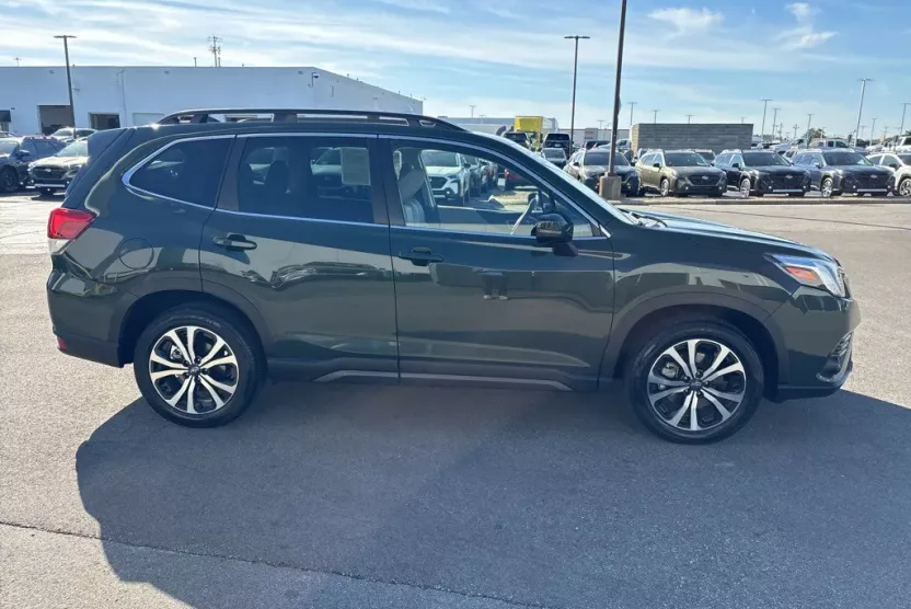 2023 Subaru Forester Limited photo 1