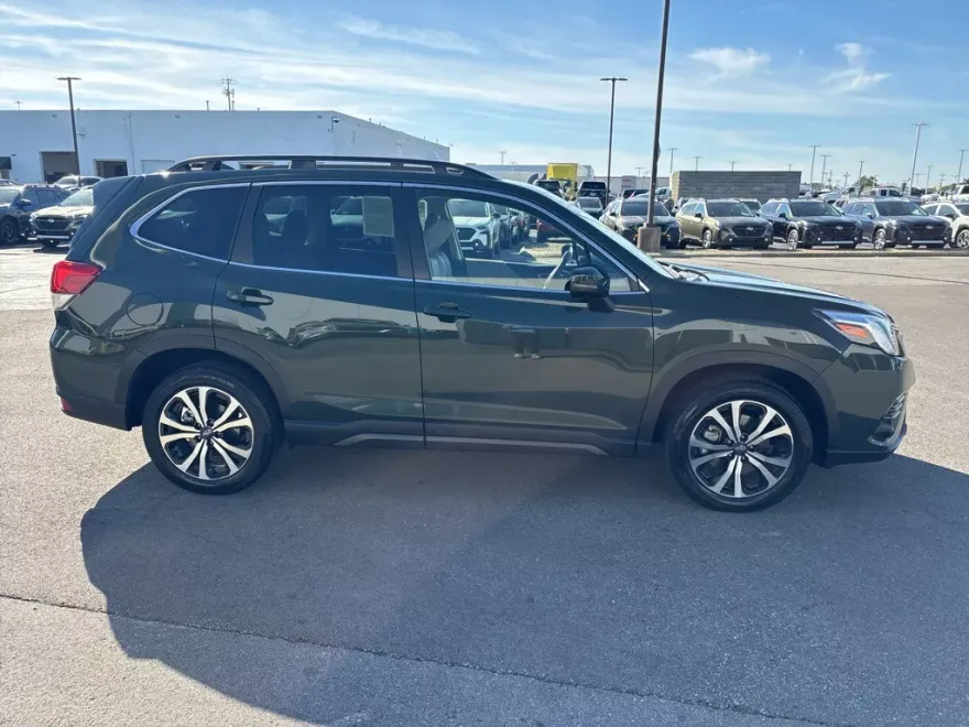 2023 Subaru Forester Limited photo 1