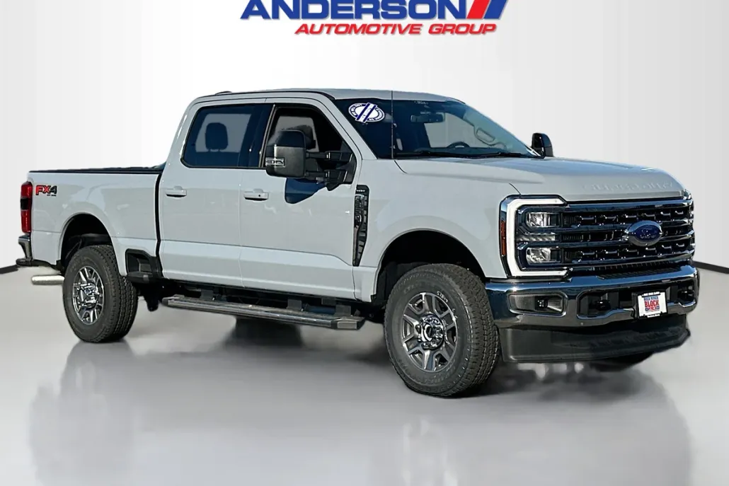 2026 Ford F-350 Lariat photo 1