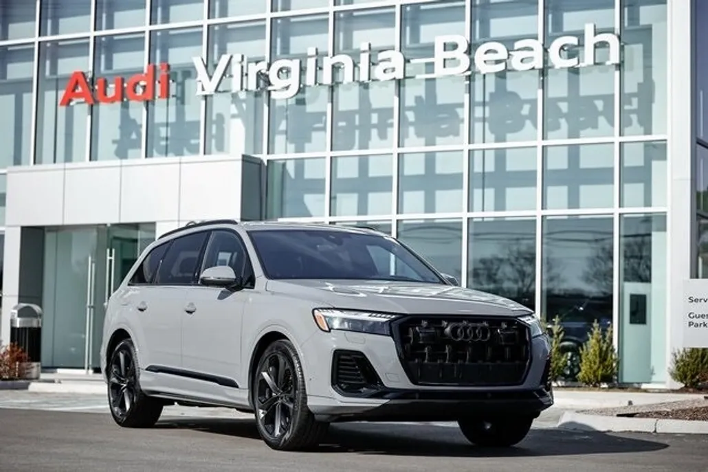 2025 Audi Q7 55 Prestige photo 1