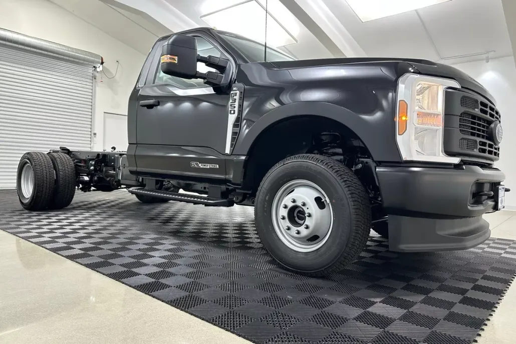 2025 Ford F-350 photo 1