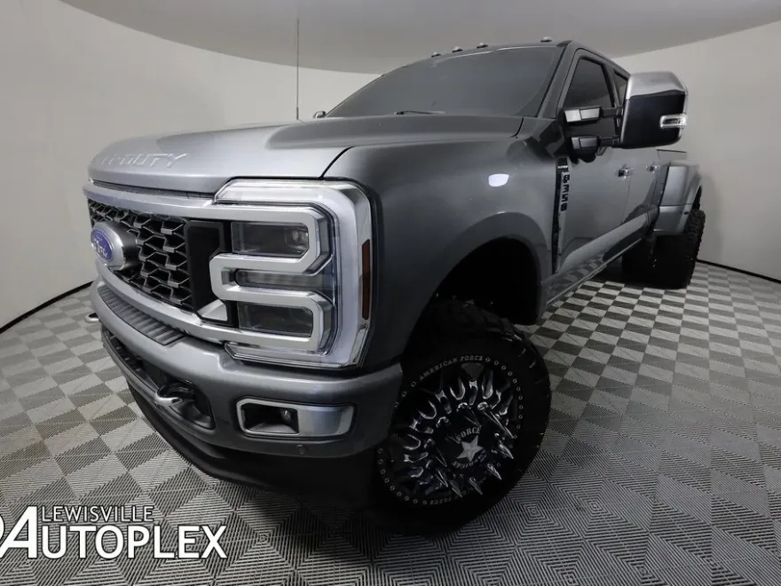 2024 Ford F-350 Platinum photo 1