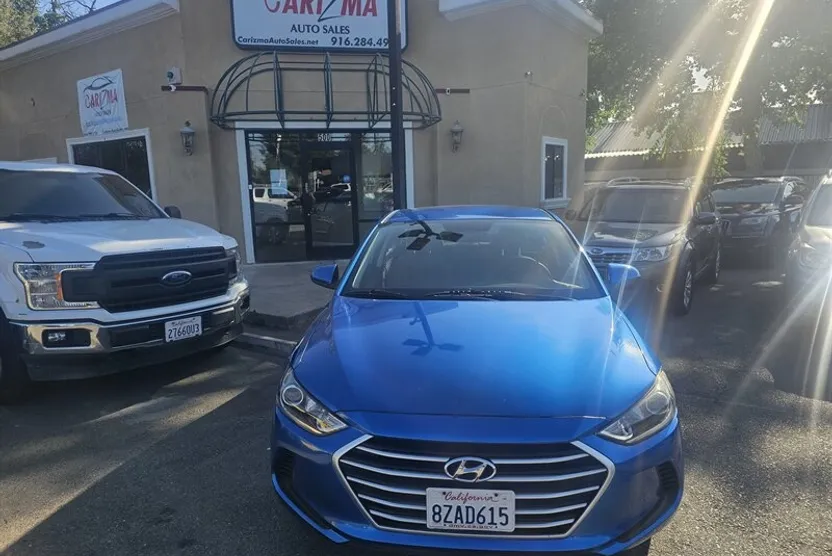 2018 Hyundai Elantra SEL photo 1