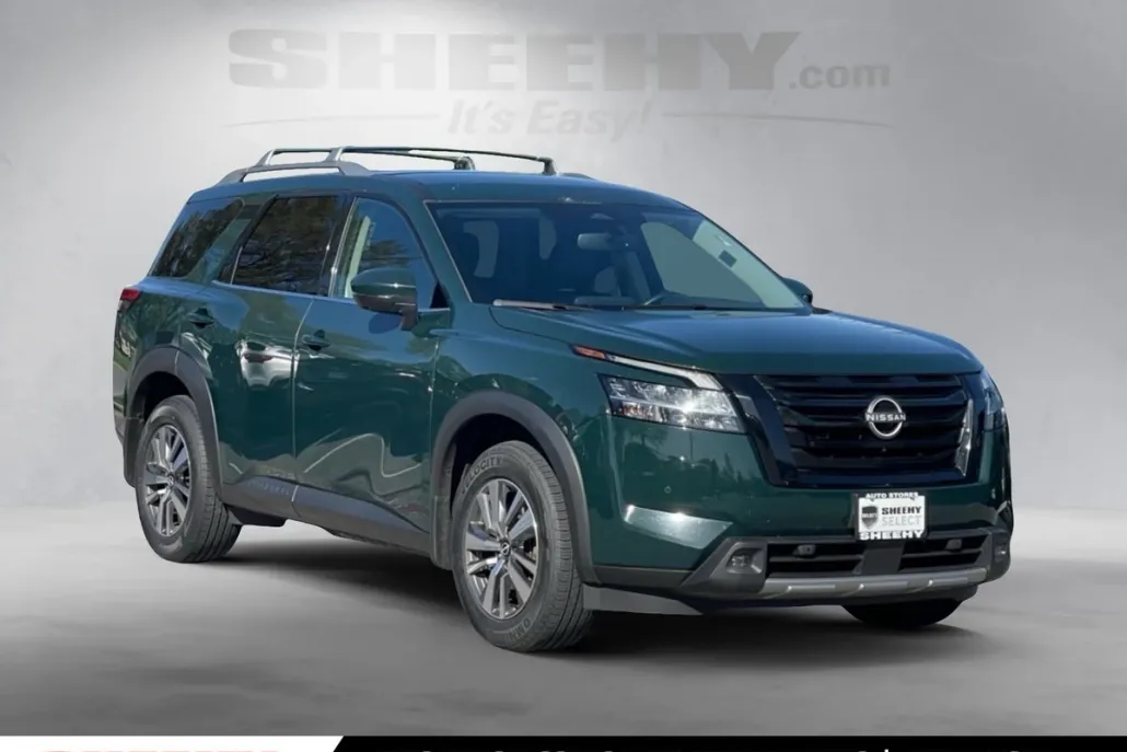2022 Nissan Pathfinder SL photo 1