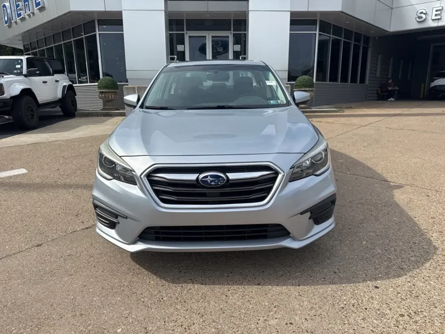2018 Subaru Legacy 2.5i photo 1