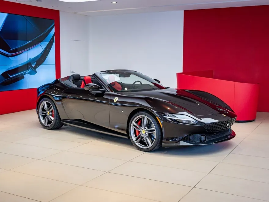 2024 Ferrari Roma Spider Base photo 1