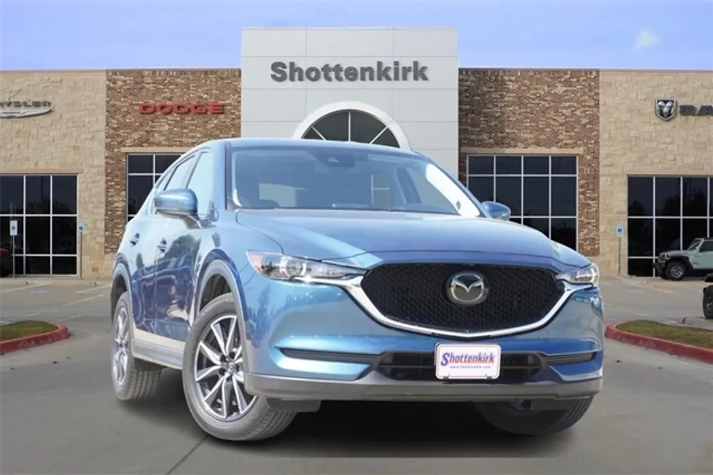2018 Mazda CX-5 Touring photo 1