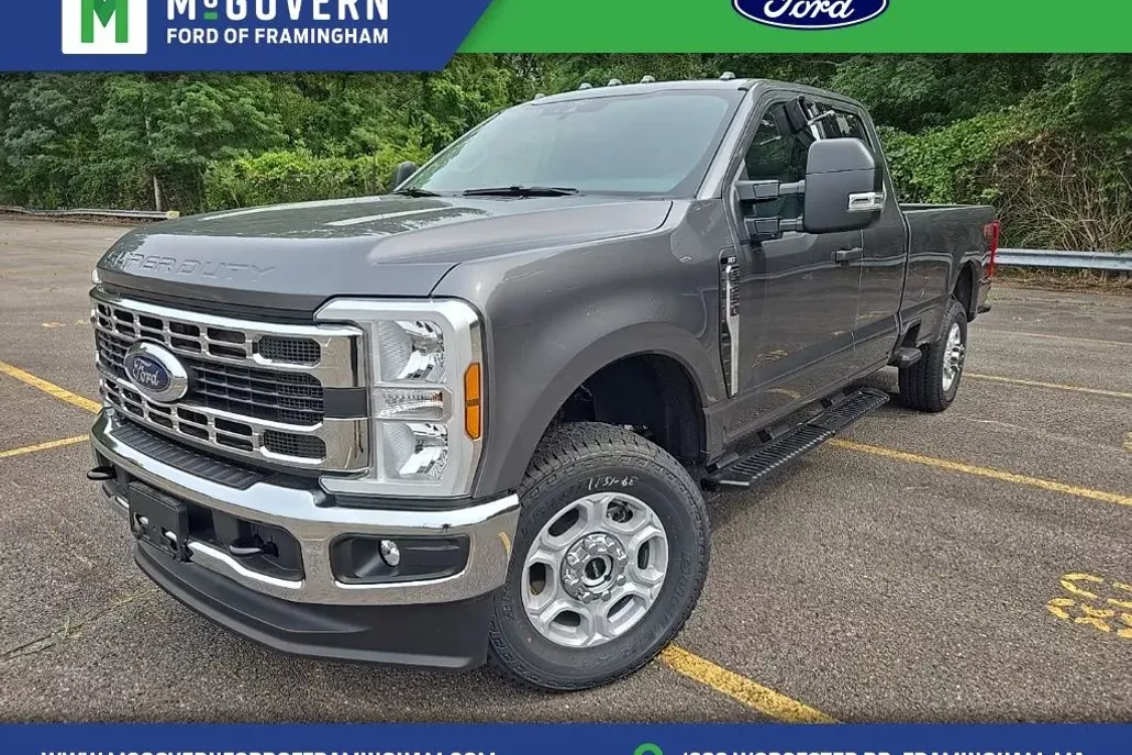 2025 Ford F-350 XLT photo 1
