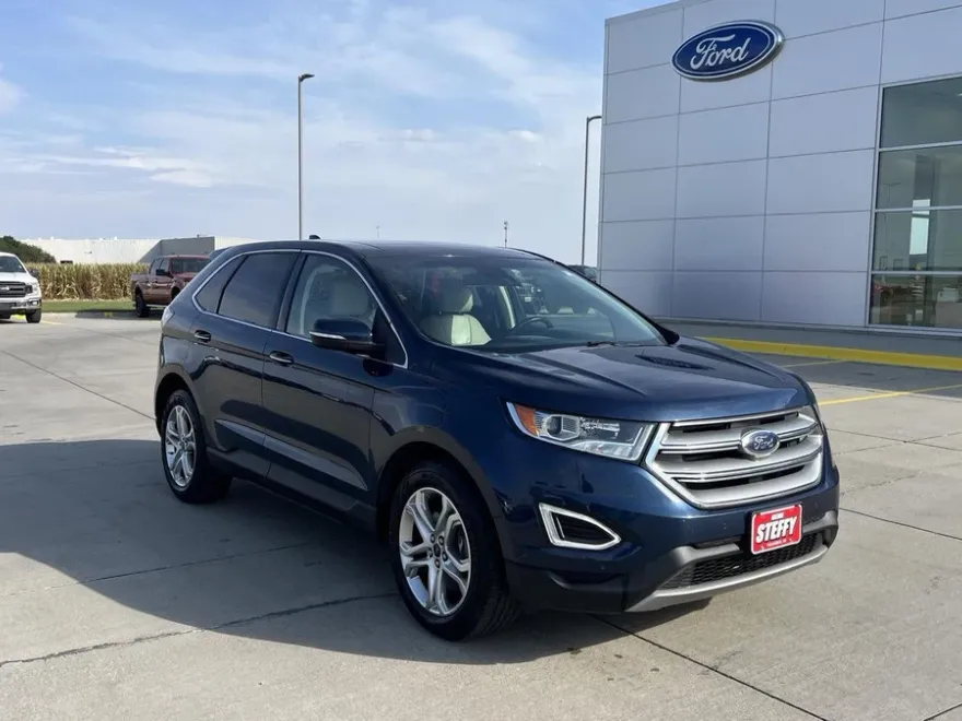 2017 Ford Edge Titanium photo 1