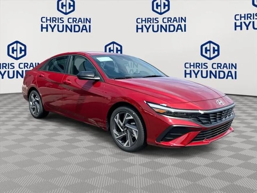 2025 Hyundai Elantra SEL Sport photo 1