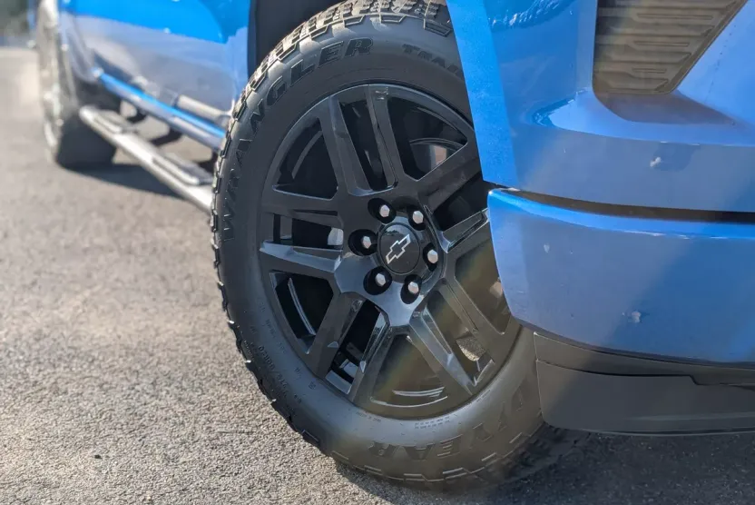 2023 Chevrolet Silverado 1500 RST photo 1