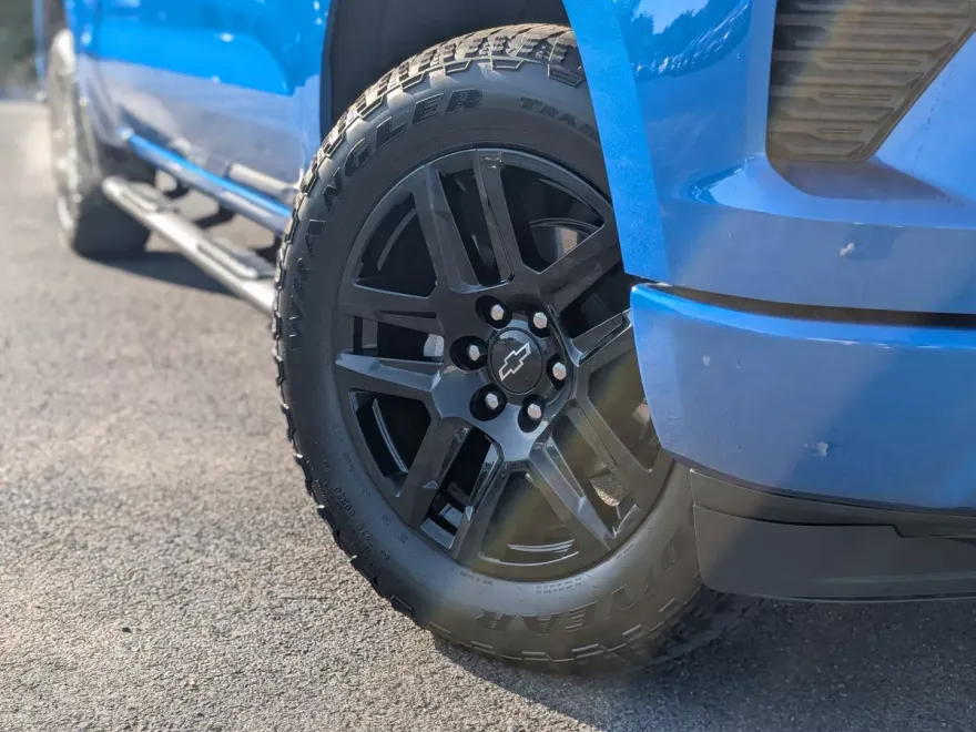 2023 Chevrolet Silverado 1500 RST photo 1