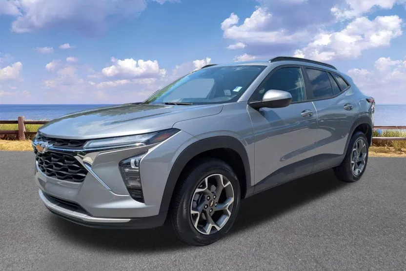 2024 Chevrolet Trax LT photo 1