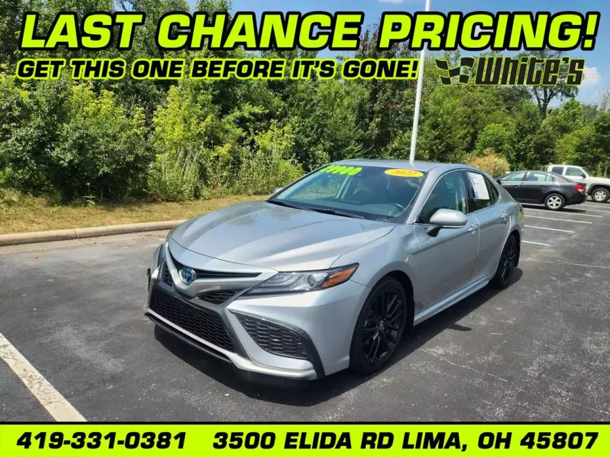 2022 Toyota Camry Hybrid XSE photo 1