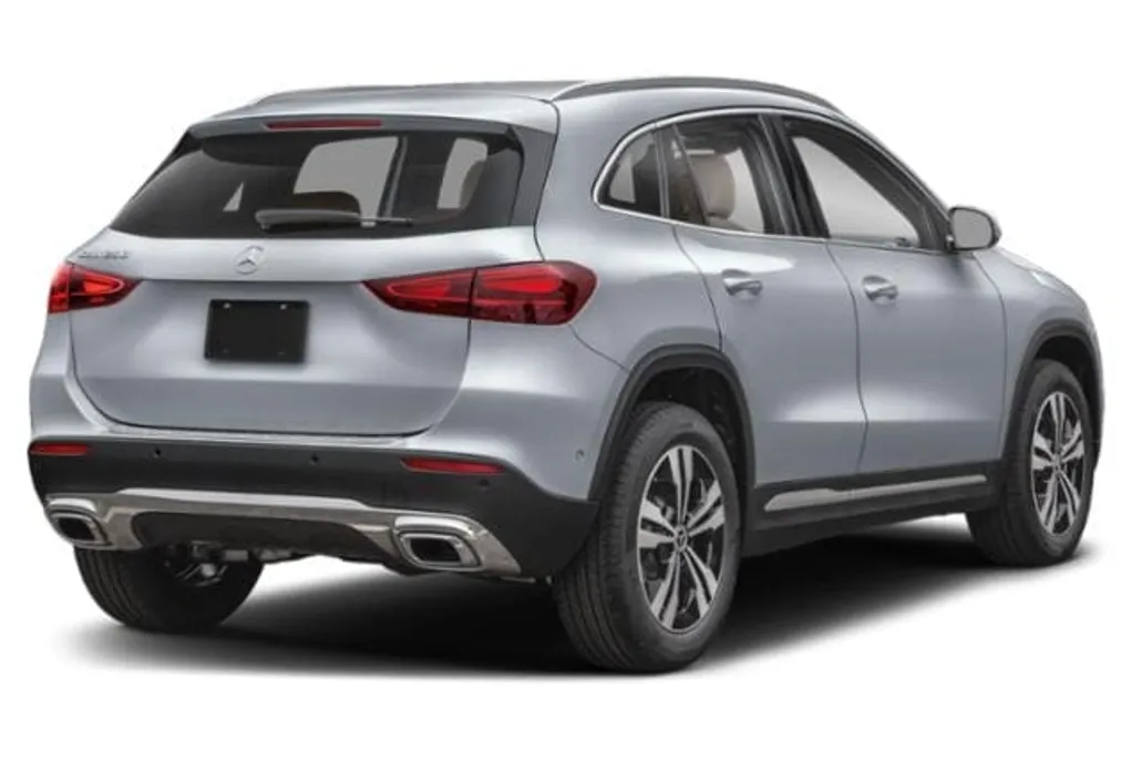 2026 Mercedes Benz GLA 250 photo 1