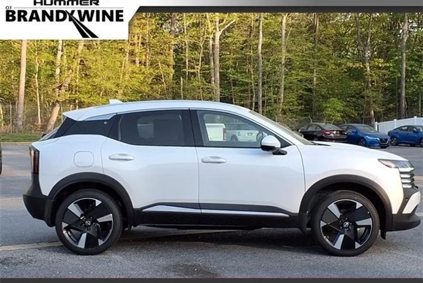 2025 Nissan Kicks SR photo 1