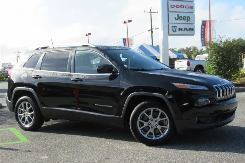 2018 Jeep Cherokee Latitude photo 1