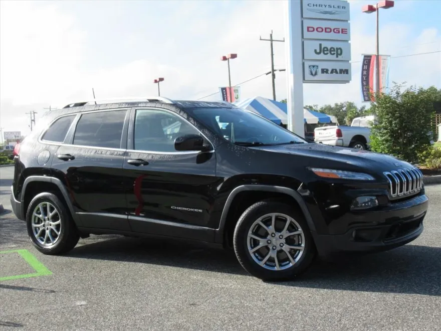2018 Jeep Cherokee Latitude photo 1