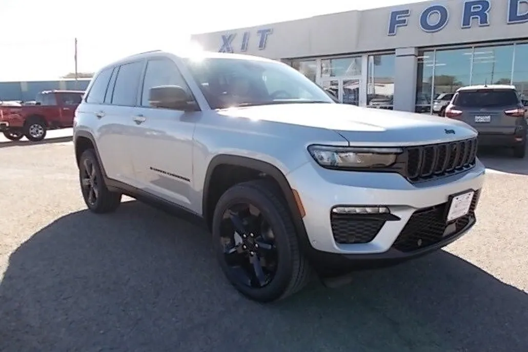 2024 Jeep Grand Cherokee Limited photo 1