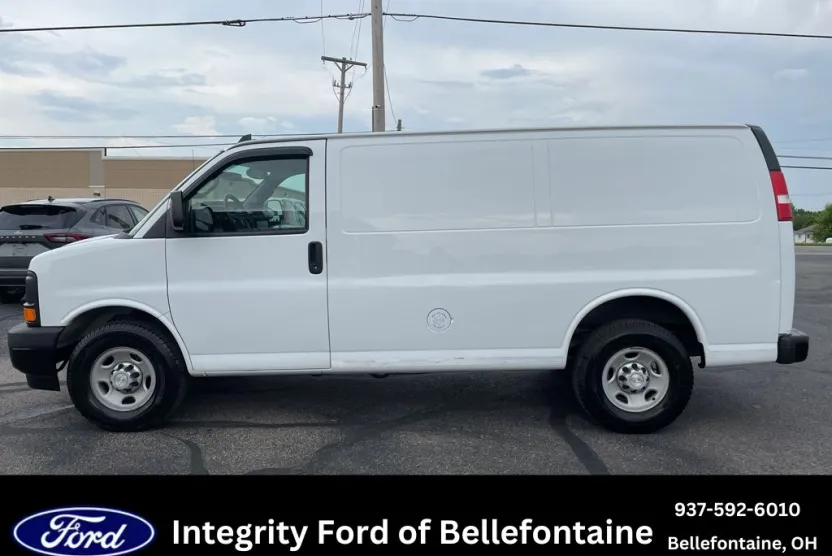 2017 Chevrolet Express Work Van photo 1